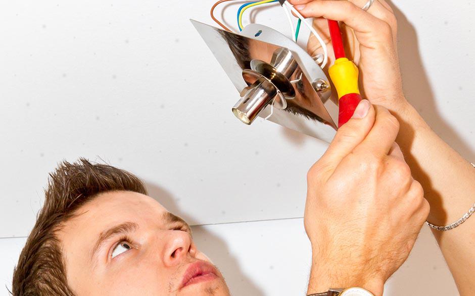 je recherche un électricien Saint-Ouen